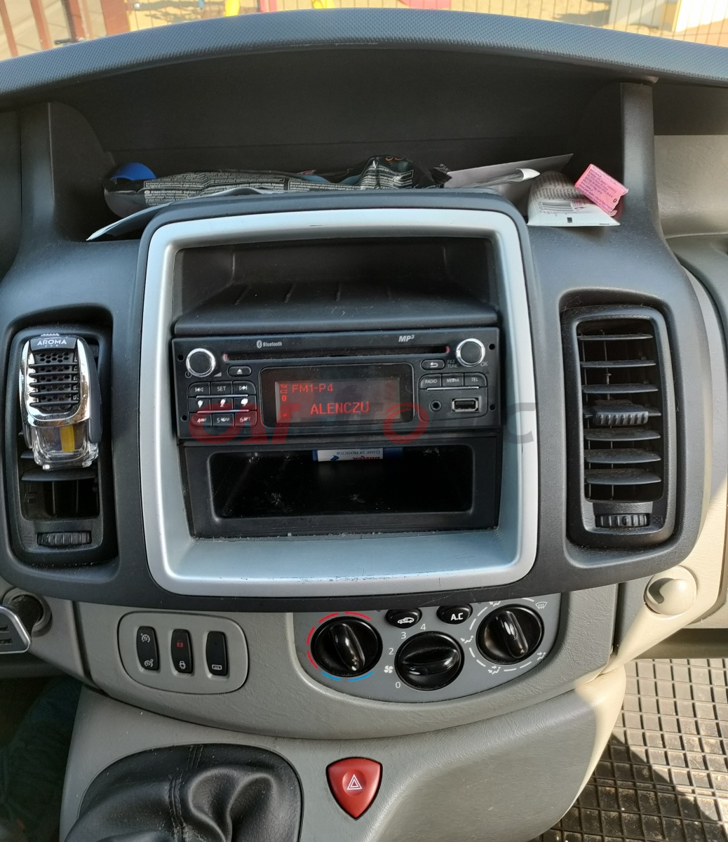 Ramka radiowa 2 DIN Opel Vivaro (X83) 2010, Nissan Primastar (J4), 2011 -> Renault Trafic II