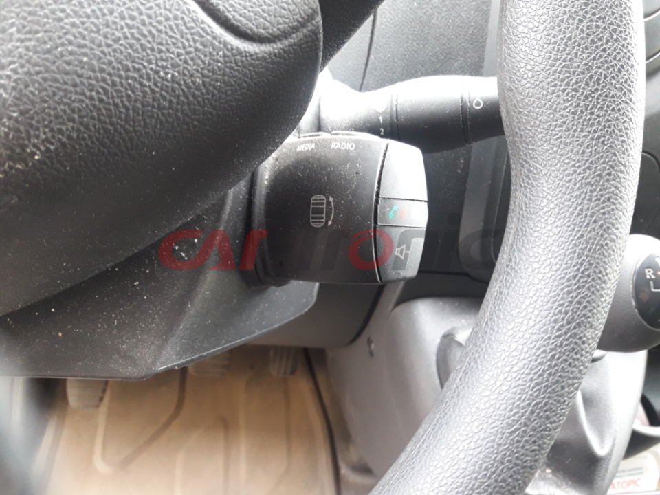 Adapter do sterowania z kierownicy Renault Master, Twingo, Trafic, Captur CTSRN009