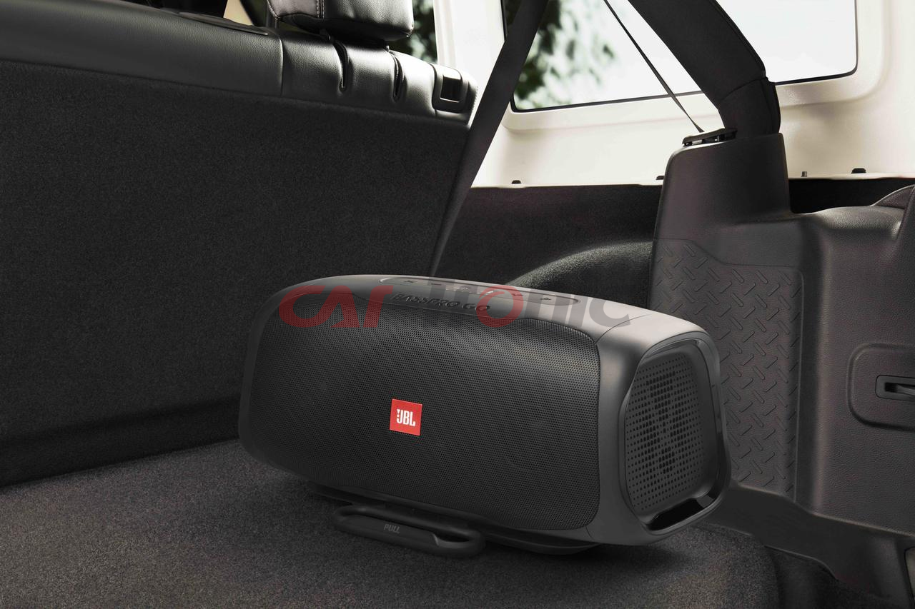 Aktywny subwoofer JBL BASSPRO GO, odłączany głośnik Bluetooth z wbudowanym akumulatorem