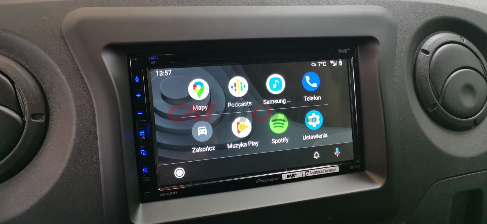 Stacja multimedialna Pioneer AVH-Z5200DAB. Apple CarPlay i Android Auto