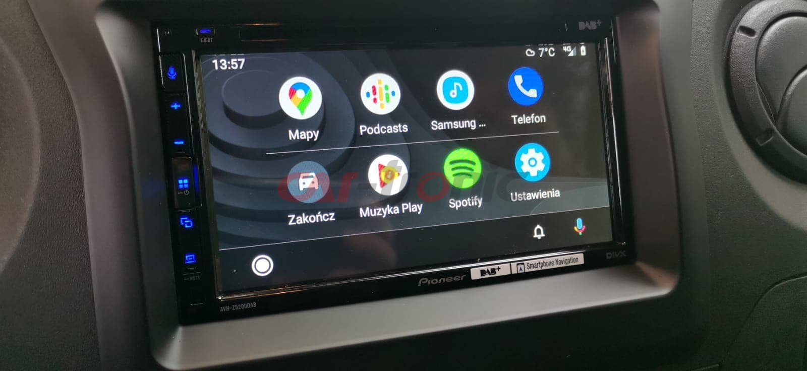 Stacja multimedialna Pioneer AVH-Z5200DAB. Apple CarPlay i Android Auto