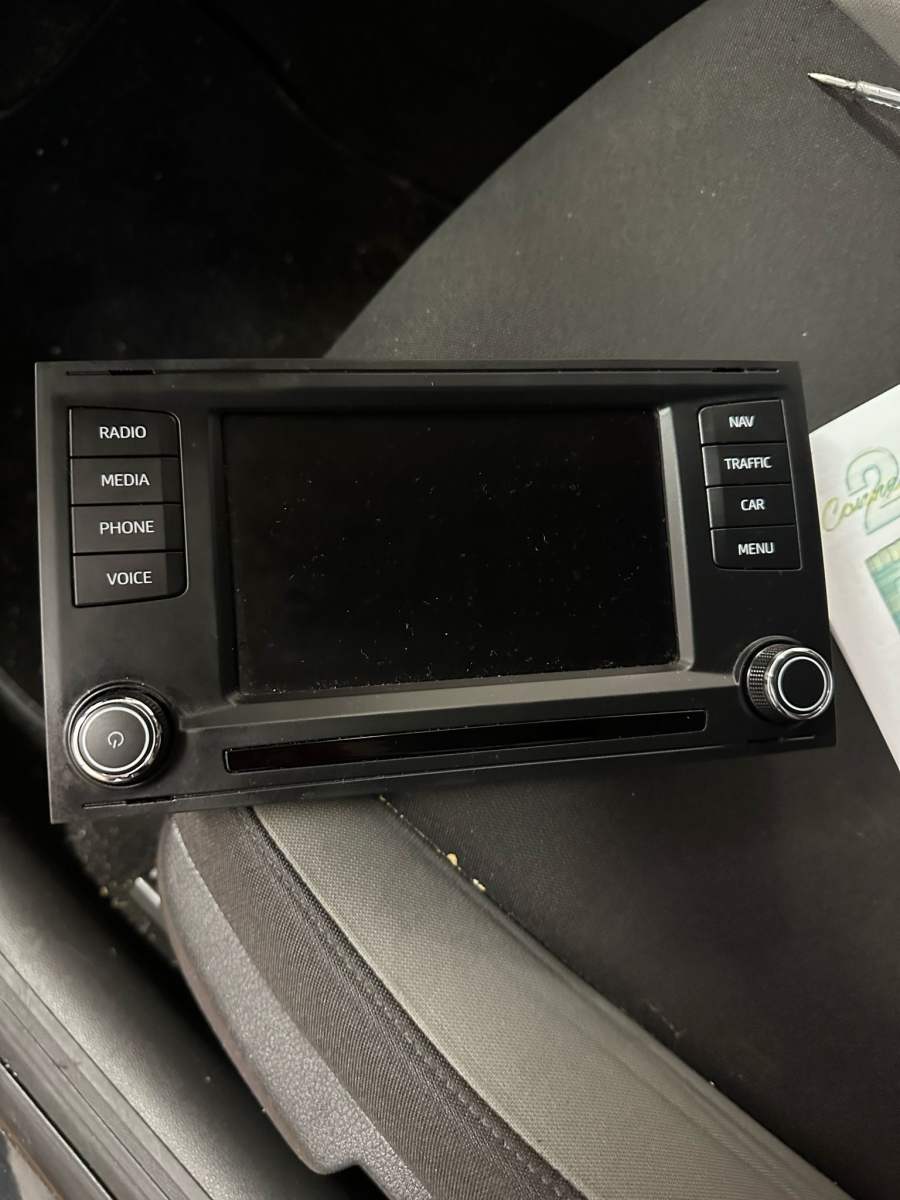 Adapter do kierownicy + info adapter MAN TGE, Seat, Skoda, VW. 52Pin Quadlock. CTUVW04.