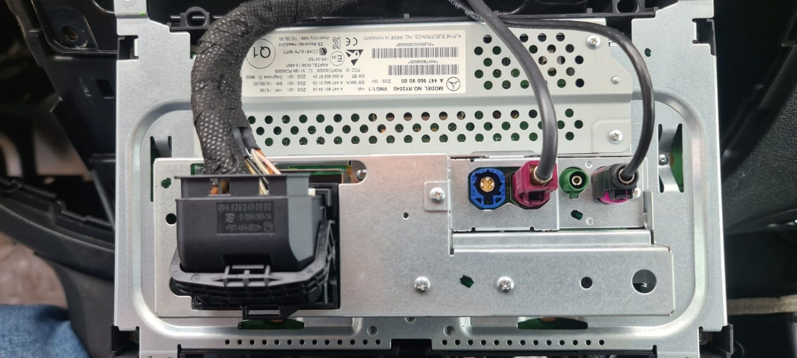 Adapter Mercedes Vito W447 tagurduskaamera ühendamiseks ja aktiveerimiseks koos Audio 15-ga