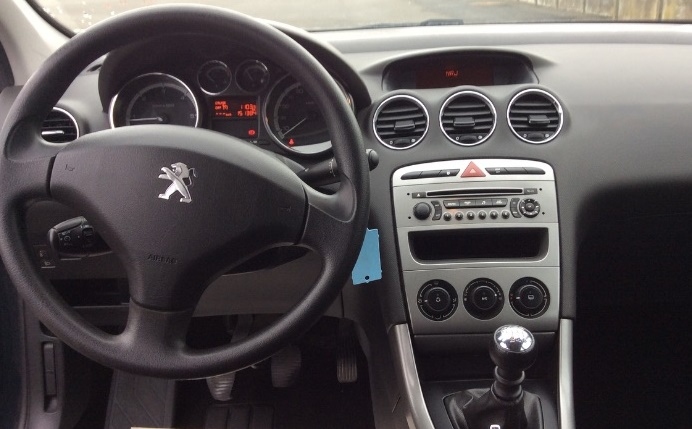 Ramka radiowa 2 DIN Peugeot 308; 308CC; RCZ srebrny