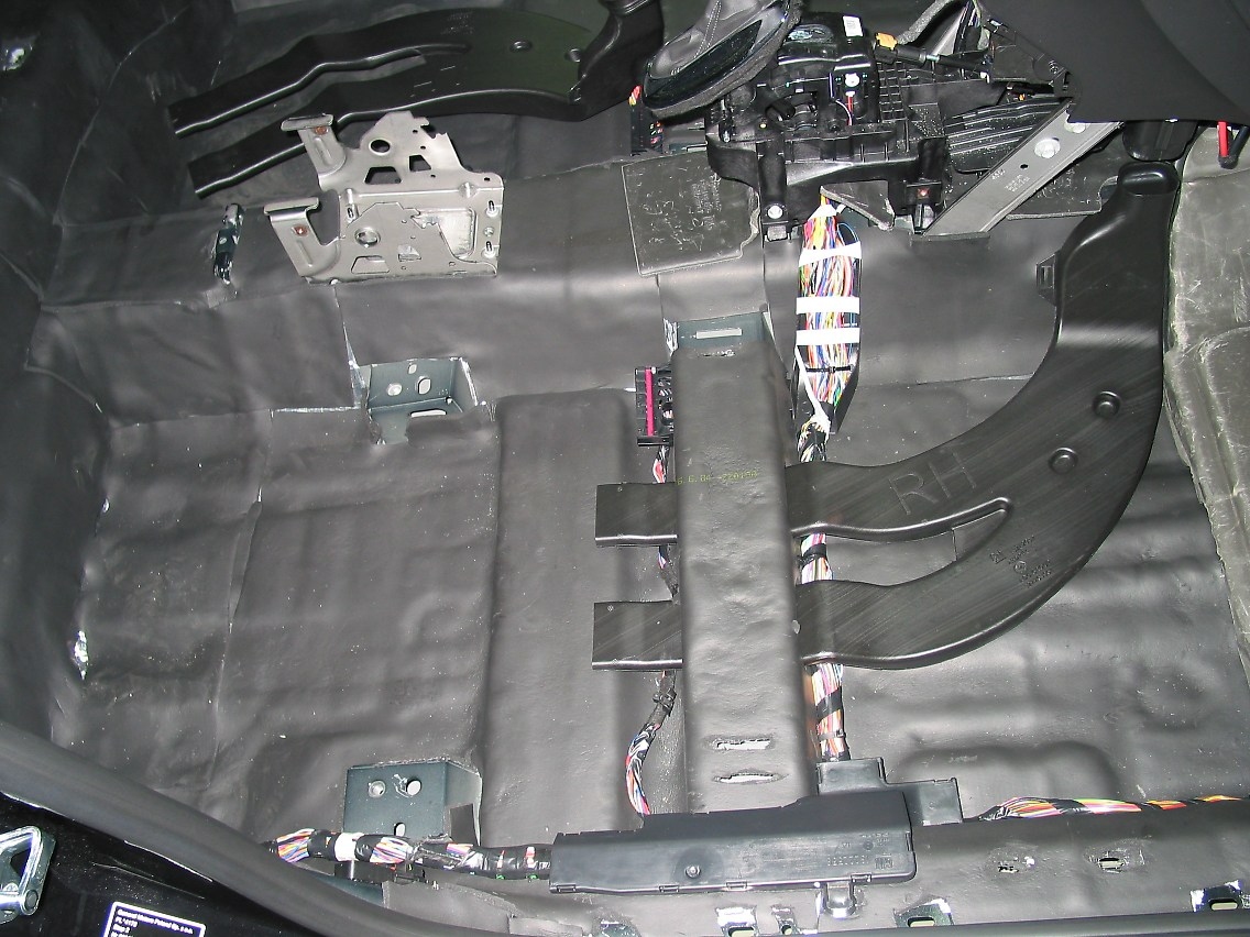 FLEX 6 - mata wyciszająca i izolująca hałas drogowy, grubość 6mm, 100x100cm, 1m2