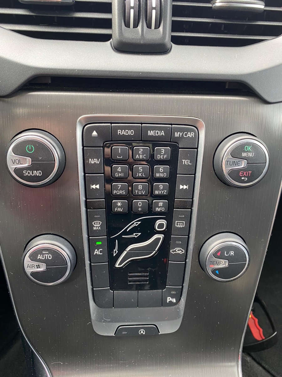 Interfejs do podłączenia kamery cofania Volvo z nawigacją RTI 2011i monitorem 7 cala.