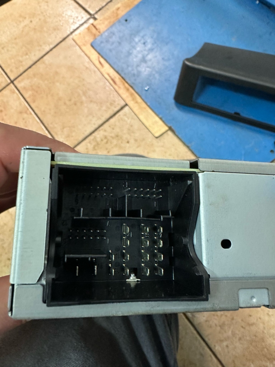 Adapter do kierownicy + info adapter MAN TGE, Seat, Skoda, VW. 52Pin Quadlock. CTUVW04.