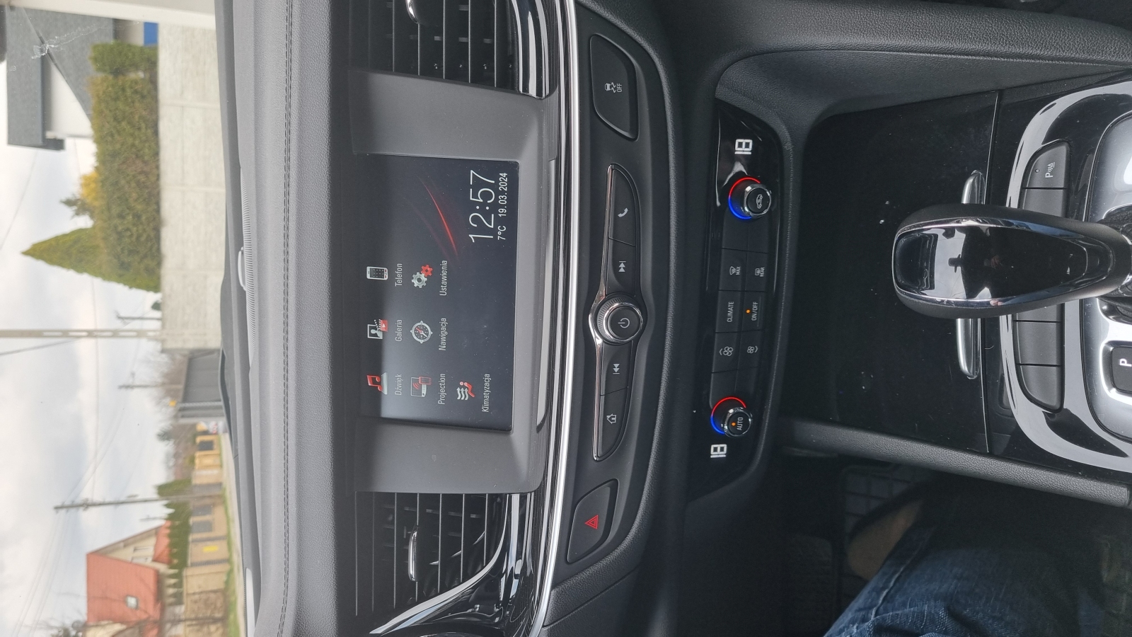 Schnittstelle zum Anschluss der Opel 2-Teile R4.0 IntelliLink Kamera