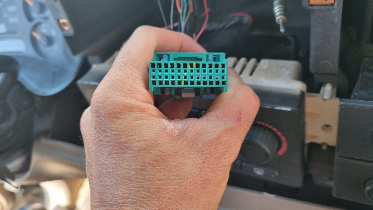 Adattatore per comandi al volante Chevrolet Avalanche, Corvette, Suburban CTSCV007.2