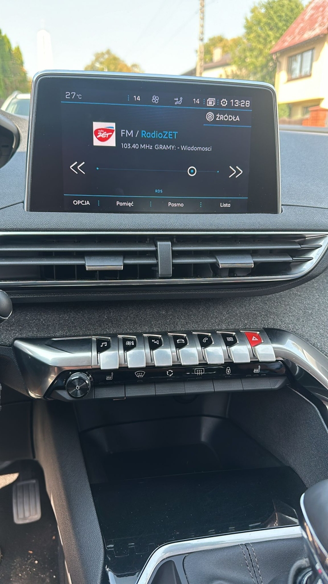 Gränssnitt för anslutning av en Citroën-, Peugeot-, Opel- eller Toyota ProAce-kamera. NAC- eller RCC-system. 7-tums eller 8-tums skärm.