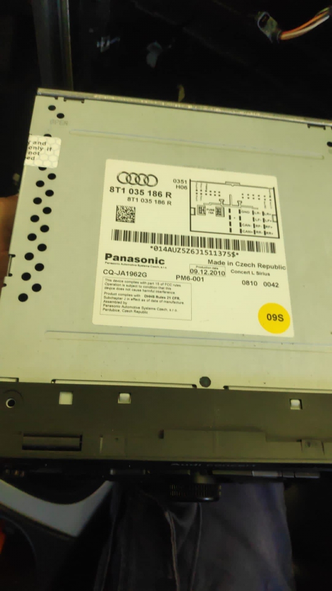 Adapter for rear view camera AUDI Symphony3, Concert3, 6.5" Monitor