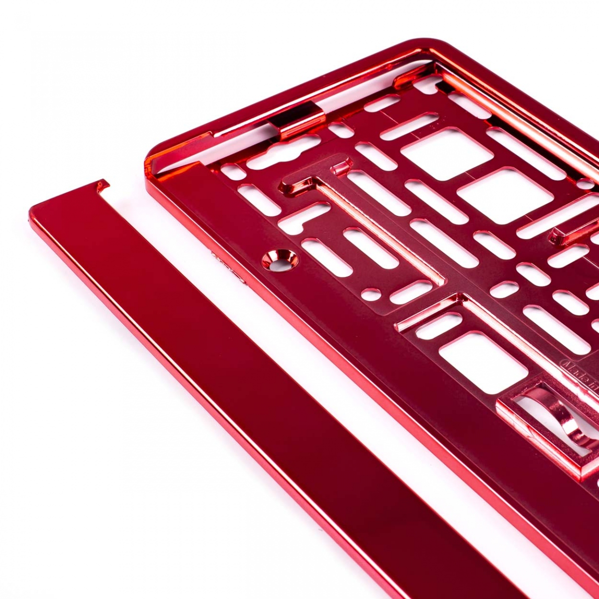 Ramka tablicy rejestracyjnej metalizowana czerwona AMIO-03171