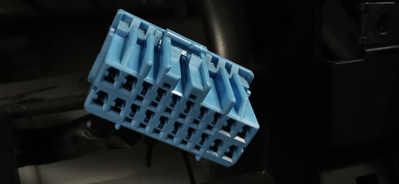 Adapter do sterowania z kierownicy Suzuki -> 2011 CTSSZ001.2