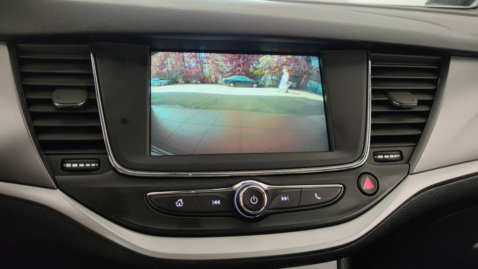 Schnittstelle zum Anschluss der Opel 2-Teile R4.0 IntelliLink Kamera