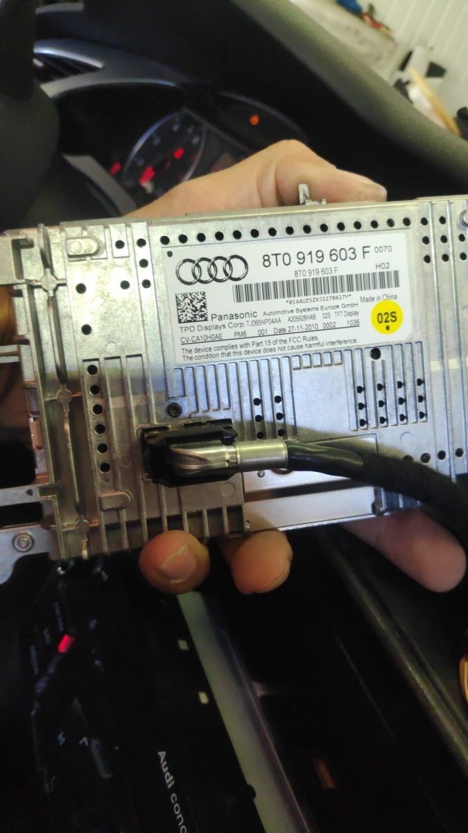 Adapter for rear view camera AUDI Symphony3, Concert3, 6.5" Monitor