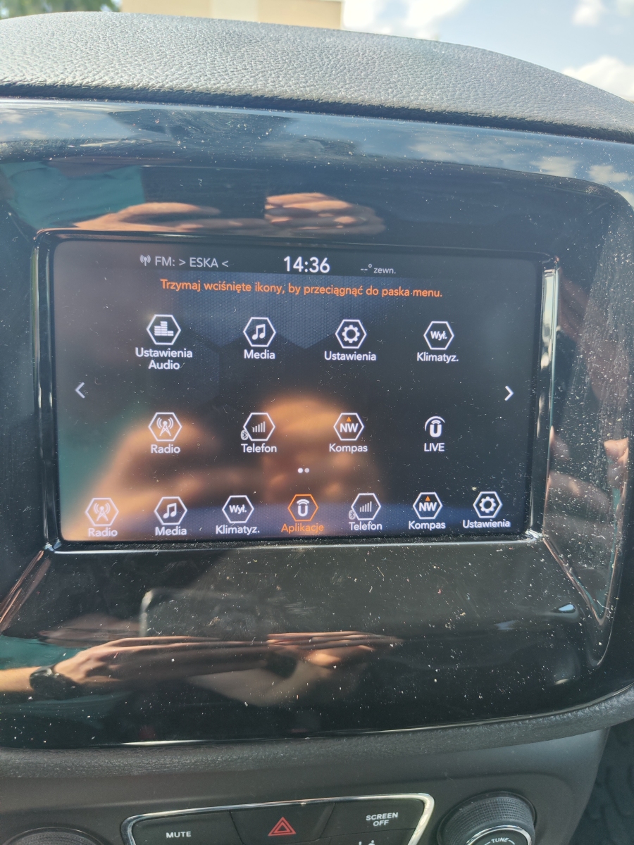 Adapteri Fiat 500:n peruutuskameraan. Jeep Compass, Renegade, Wrangler 7 tuumaa