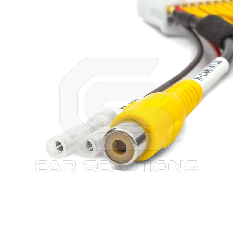 Adaptateur pour connecter une caméra de recul Lexus au système de navigation Media-Navigation GEN8 13CY.