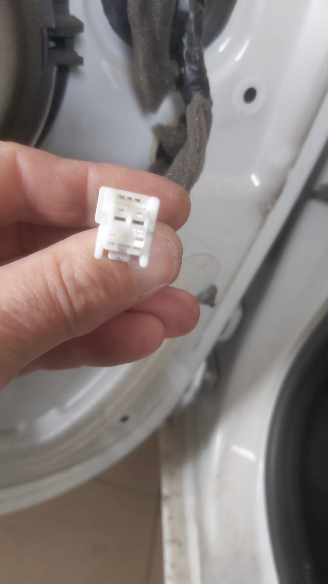 Dacia/Renault/Mercedes speaker adapter 1 pc.