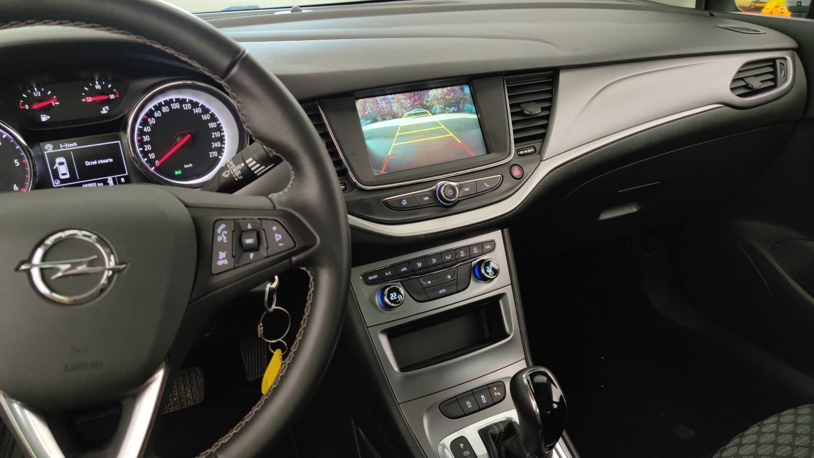 Schnittstelle zum Anschluss der Opel 2-Teile R4.0 IntelliLink Kamera