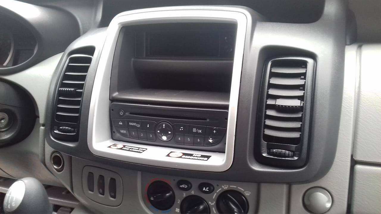 Ramka radiowa 2 DIN Opel Vivaro (X83) 2010, Nissan Primastar (J4), 2011 -> Renault Trafic II