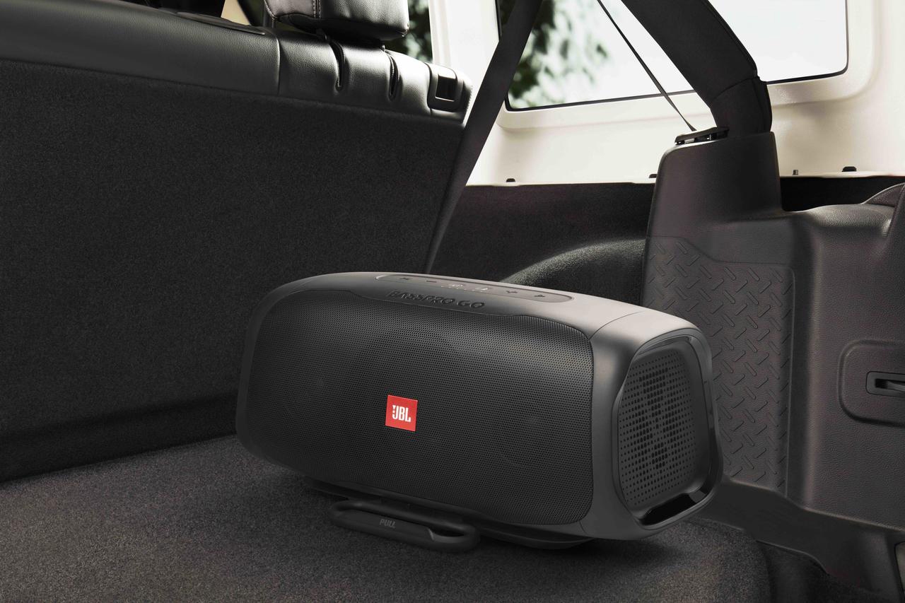 Aktywny subwoofer JBL BASSPRO GO, odłączany głośnik Bluetooth z wbudowanym akumulatorem