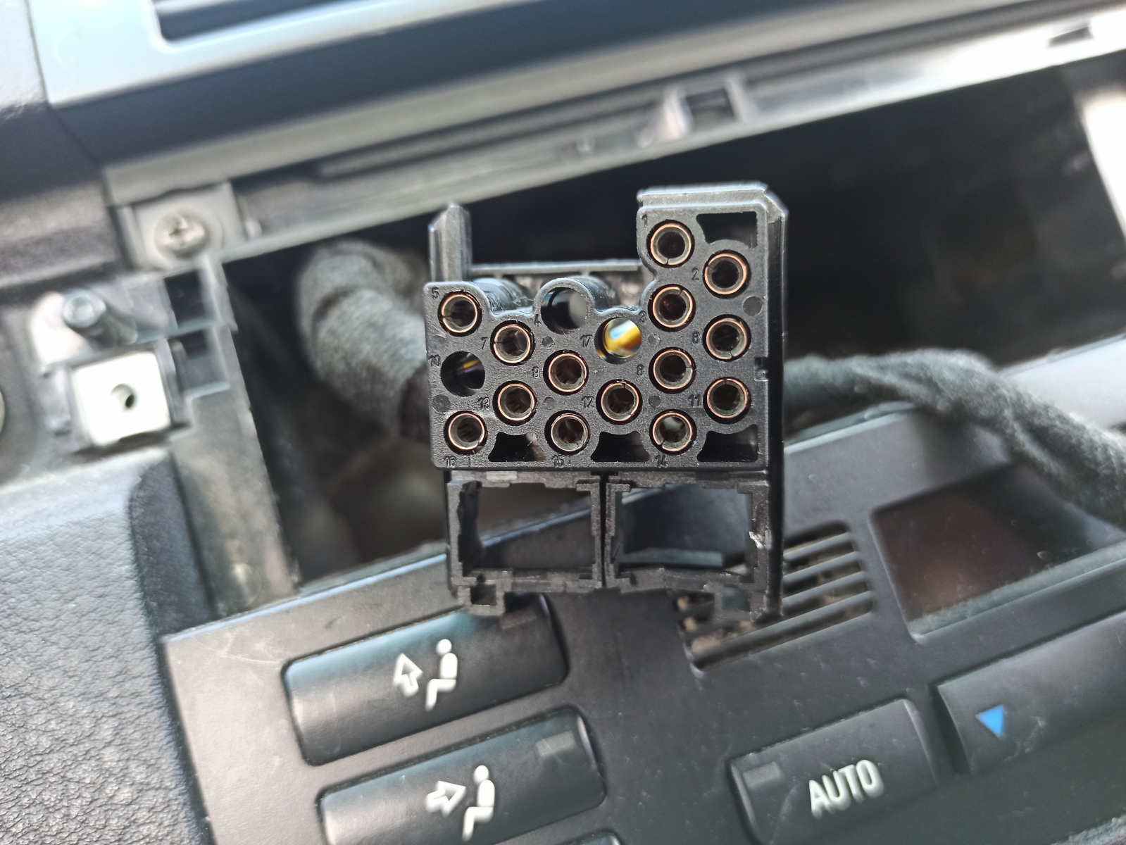 Adattatore per comandi al volante BMW E46, E39, X5 MINI 17PIN CTSBM003.2