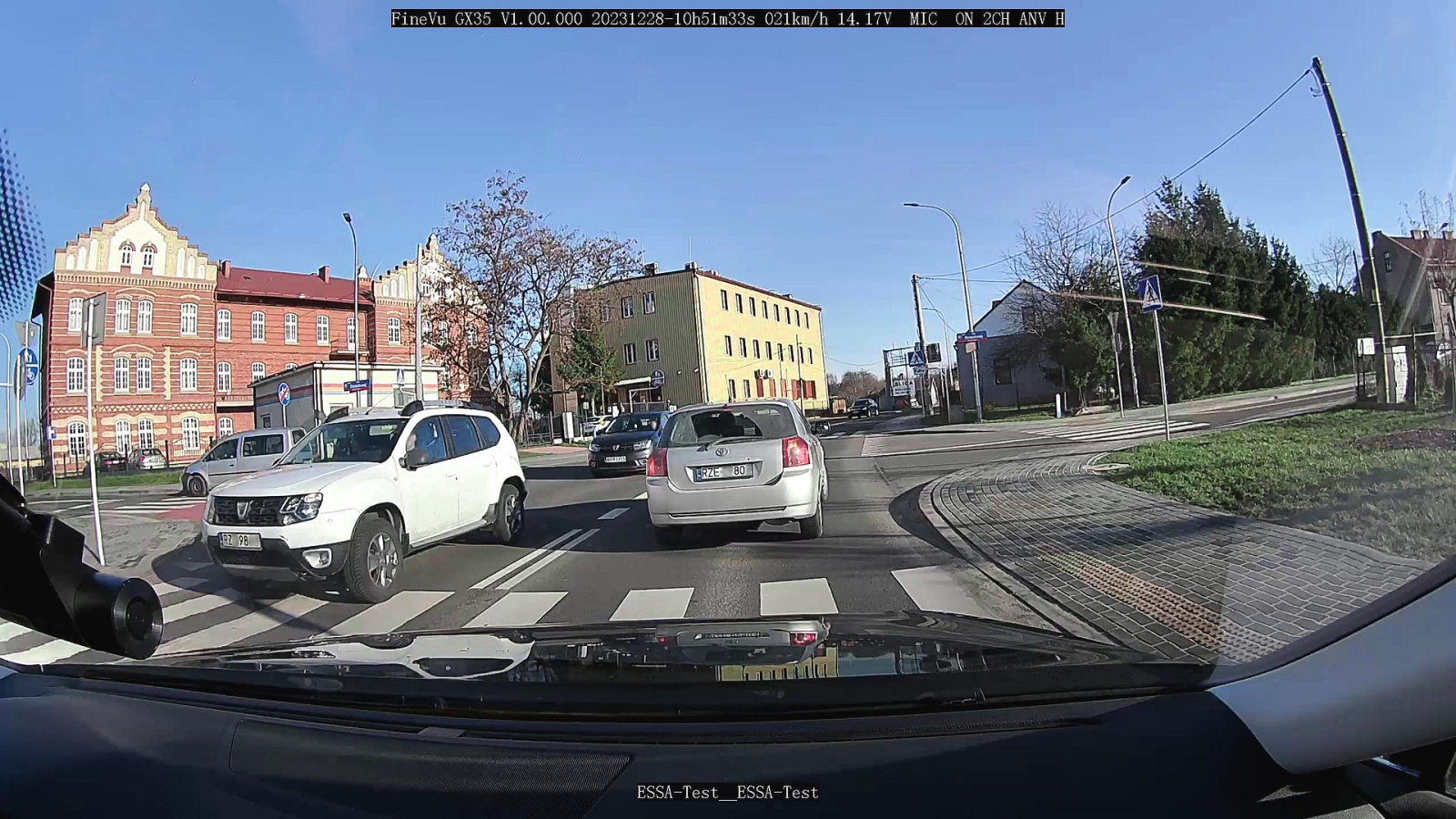 FineVu GX35 CLOUD Video Recorder - Small QHD Recorder, Cloud